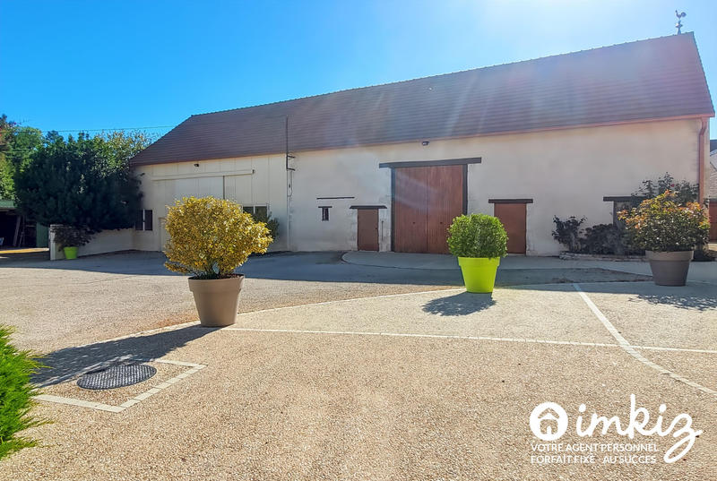 Maison - 360 m² - 15 pièces