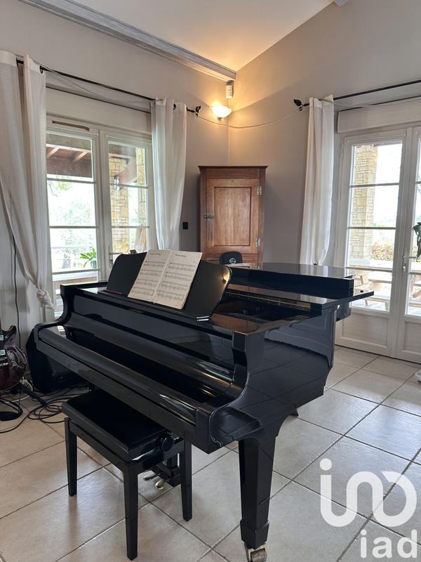 Maison - 470 m² - 13 pièces