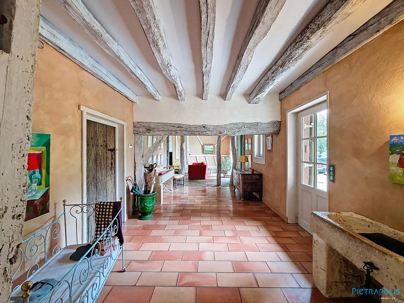 Maison ancienne - 251 m² - 7 pièces