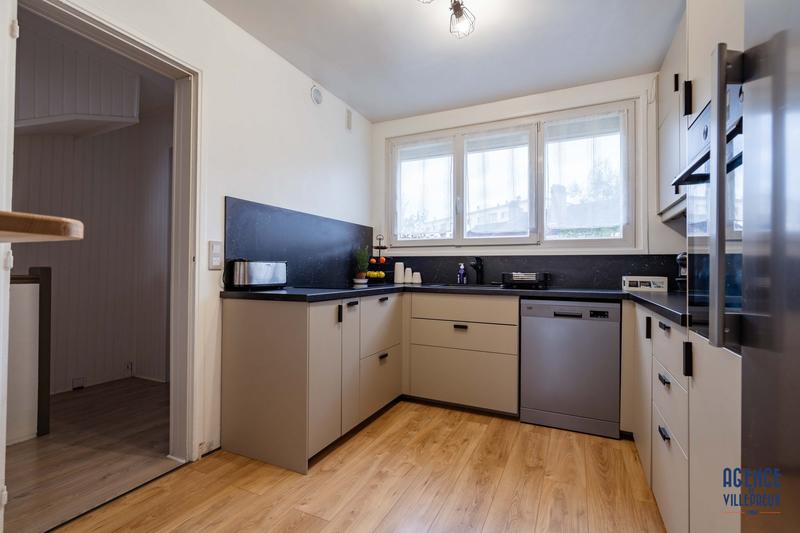 Maison - 92 m² - 5 pièces