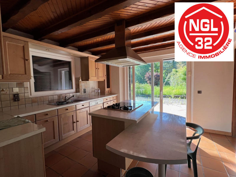 Maison - 340 m² - 8 pièces