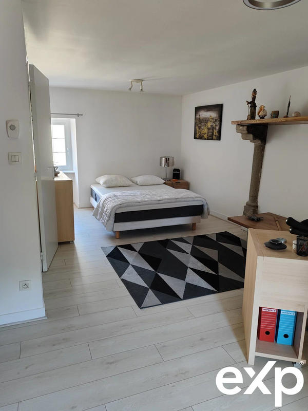 Maison traditionnelle - 225 m² - 7 pièces