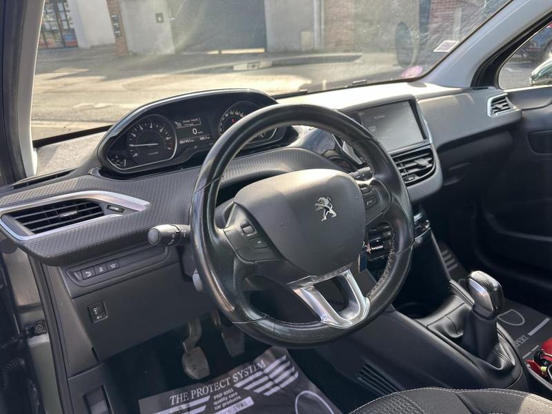 Peugeot 208 Allure 1.2 Essence 110cv Caméra de Recul, Apple CarPlay