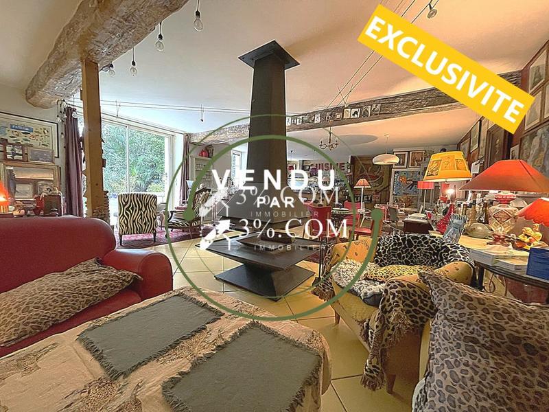 Maison - 235 m² - 6 pièces