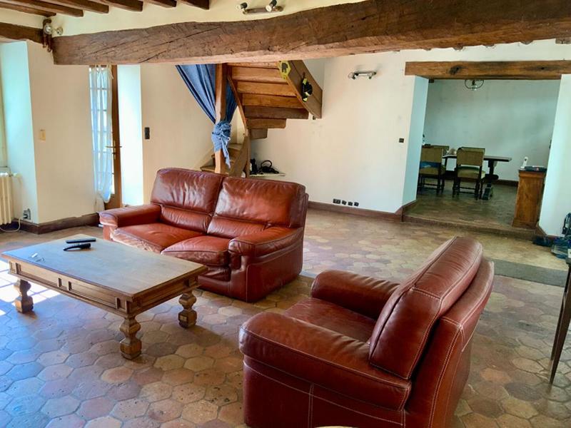 Maison - 240 m² - 9 pièces