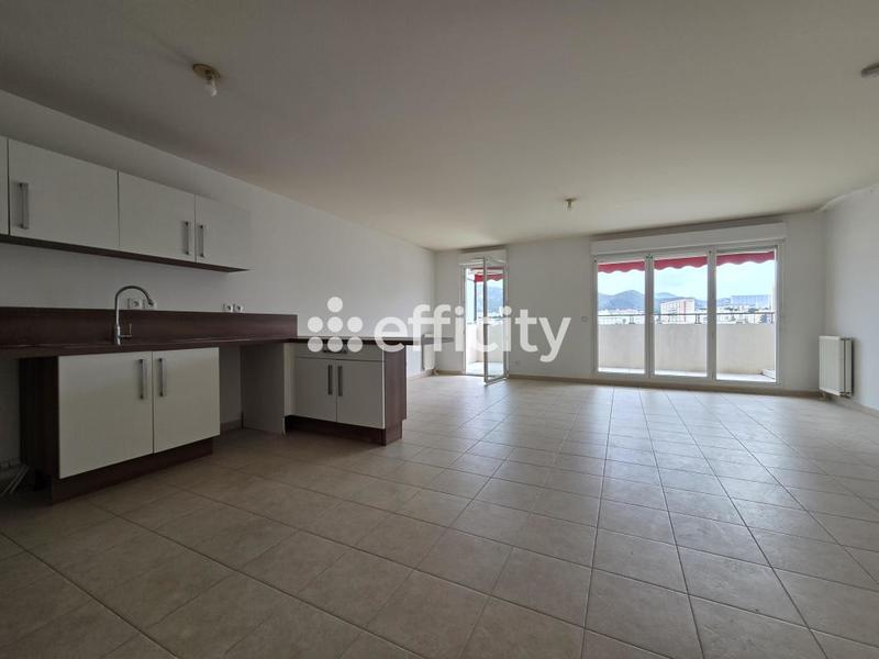 Appartement - 80 m² - 3 pièces