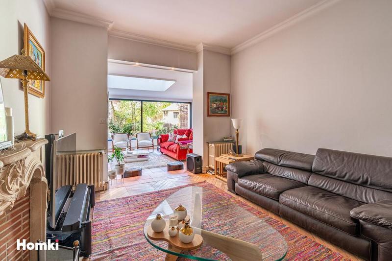 Maison - 252 m² - 11 pièces