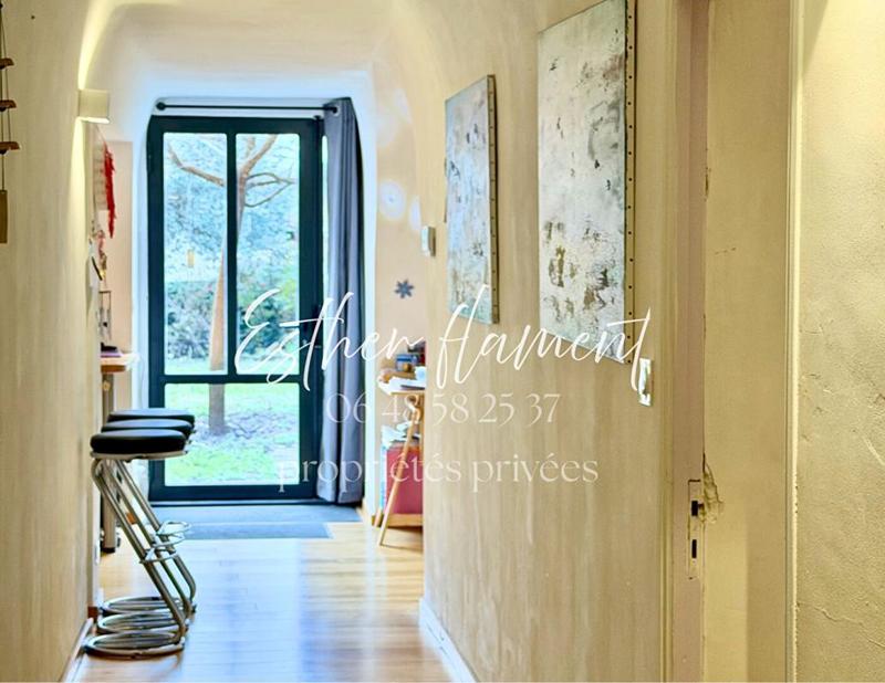 Propriété - 351 m² - 10 pièces