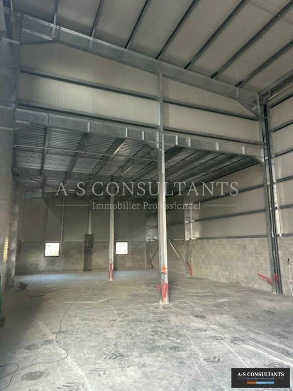 Entrepôt - 115 m²
