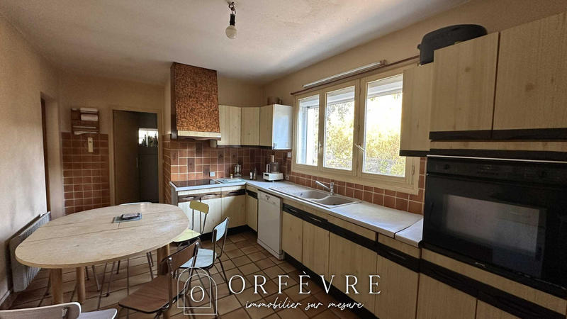 Maison - 200 m² - 7 pièces