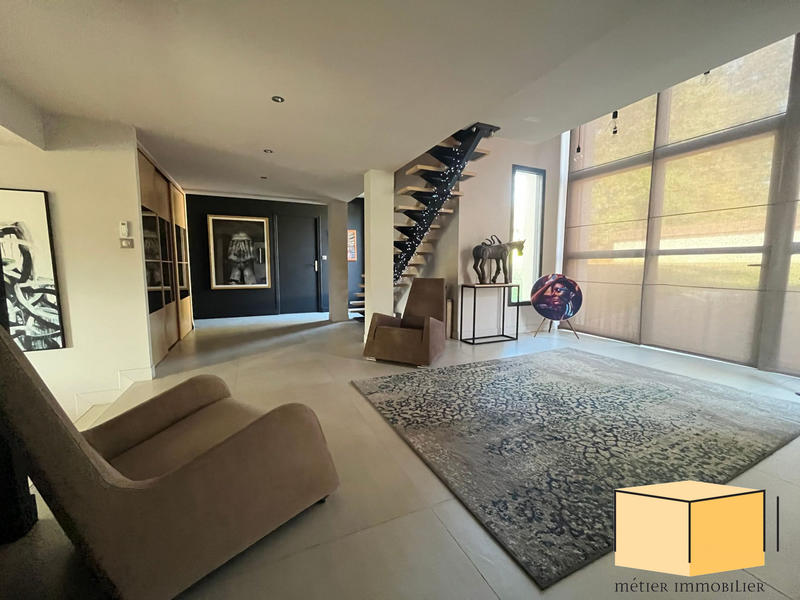 Villa - 207 m² - 6 pièces