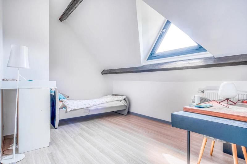 Maison - 210 m² - 8 pièces