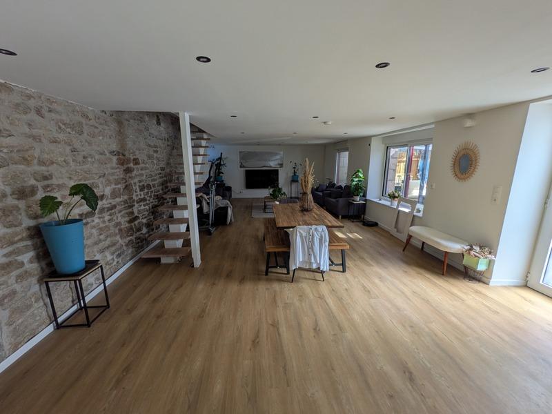 Corps de ferme - 243 m² - 6 pièces