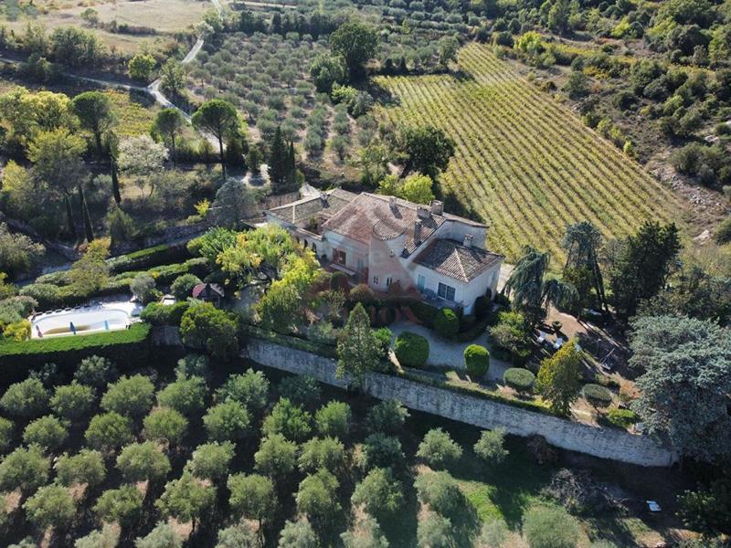 Demeure - 522 m² - 10 pièces