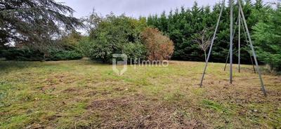 Terrain constructible - 1 032 m²