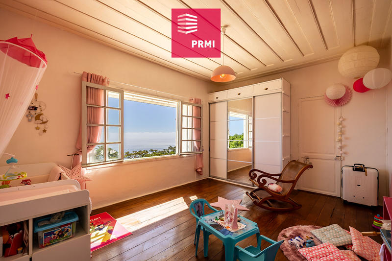 Maison - 400 m² - 8 pièces