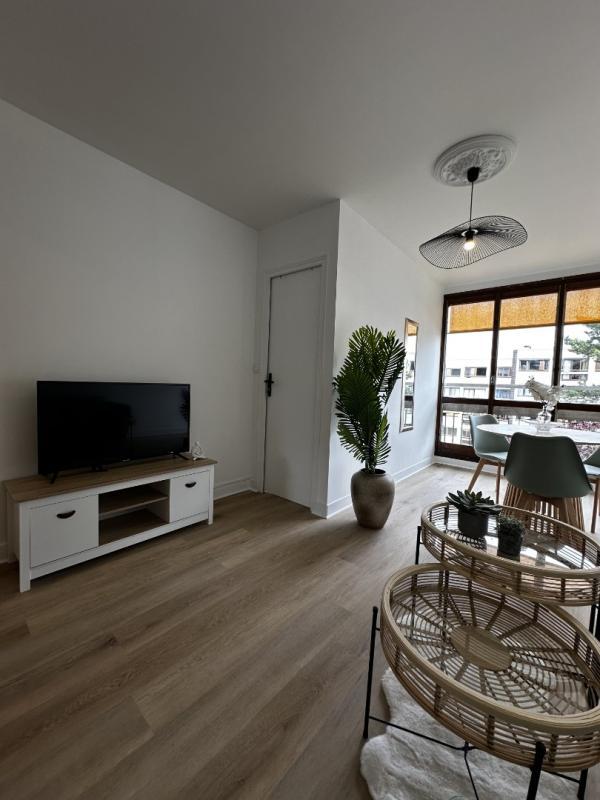 Chambre - 9 m² - 1 pièce