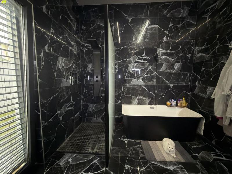 Maison - 165 m² - 5 pièces