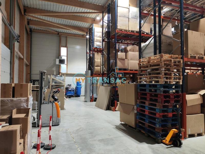 Local d'activités - 1 032 m²