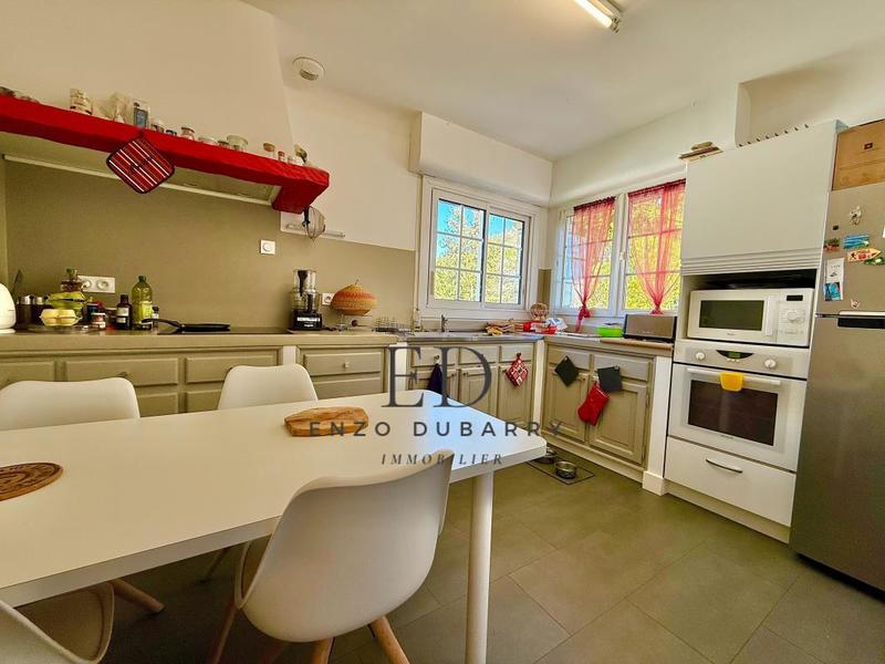 Maison - 206 m² - 7 pièces