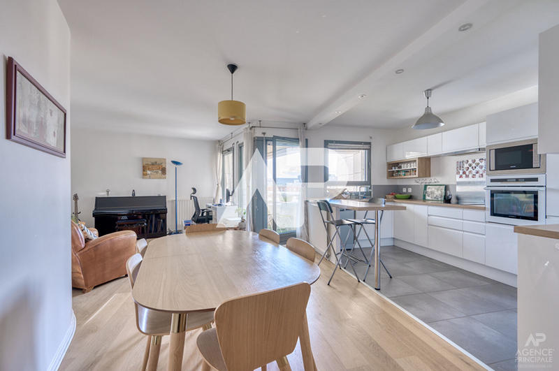 Appartement - 86 m² - 3 pièces