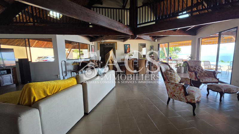 Maison - 323 m² - 7 pièces