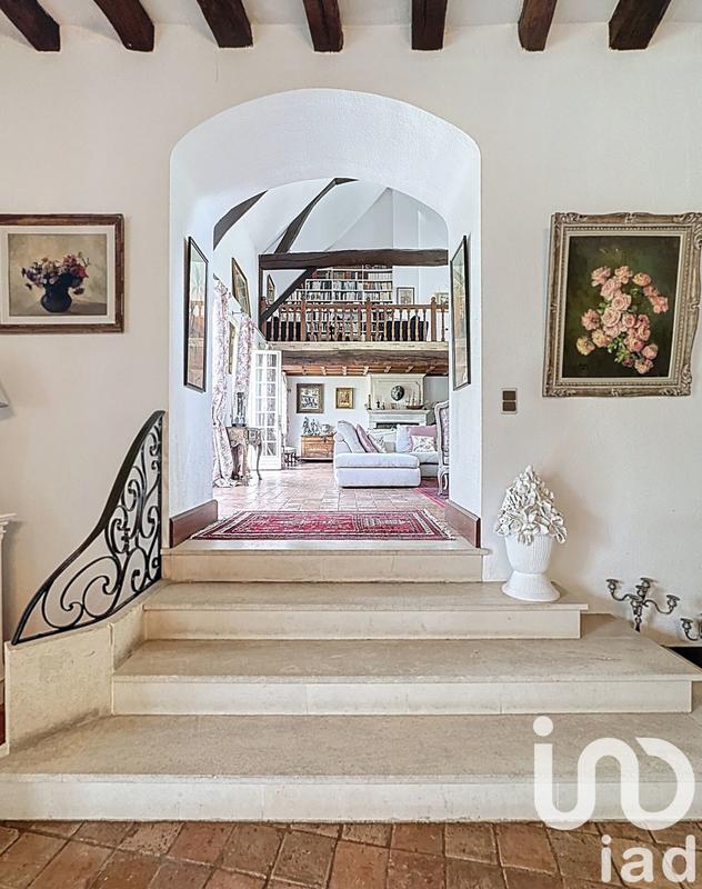 Maison de village - 570 m² - 15 pièces