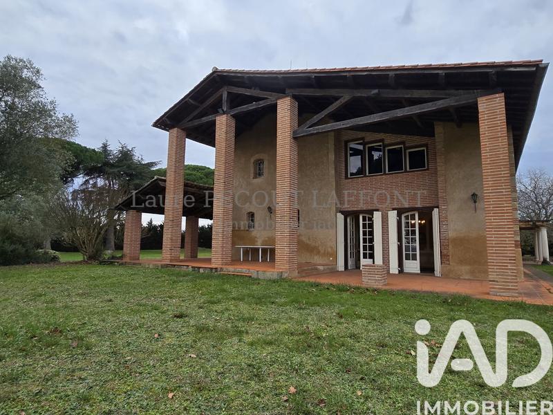 Maison - 525 m² - 12 pièces