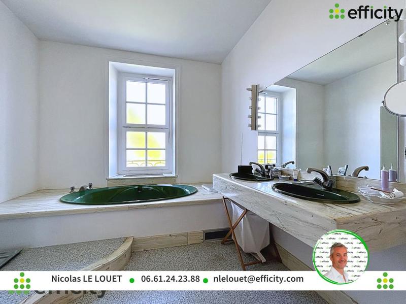 Demeure - 290 m² - 10 pièces