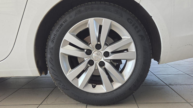 Peugeot 308 II BlueHDi 130 Eat8 s&amp;amp;S Active Business