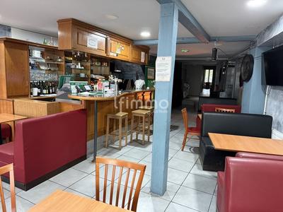 Maison - 300 m² - 9 pièces