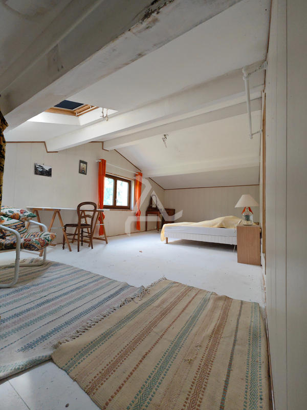 Maison - 235 m² - 7 pièces