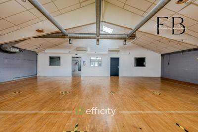 Local commercial - 714 m² - 7 pièces