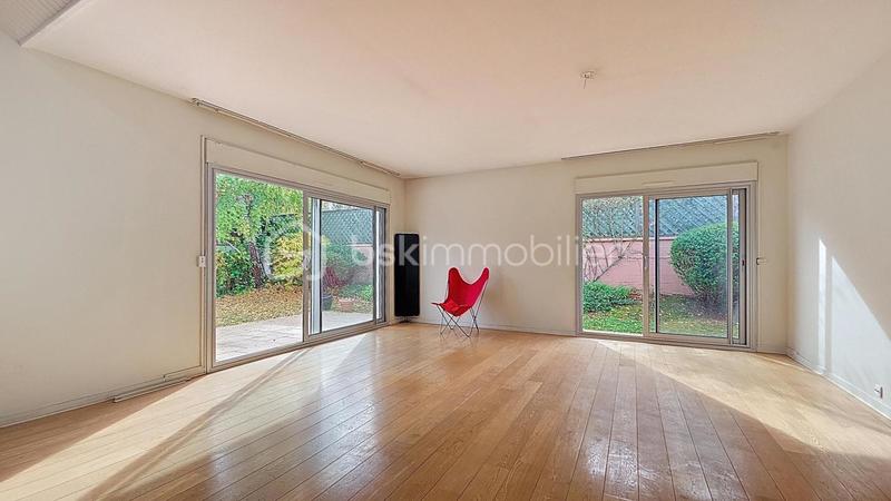 Maison - 121 m² - 5 pièces