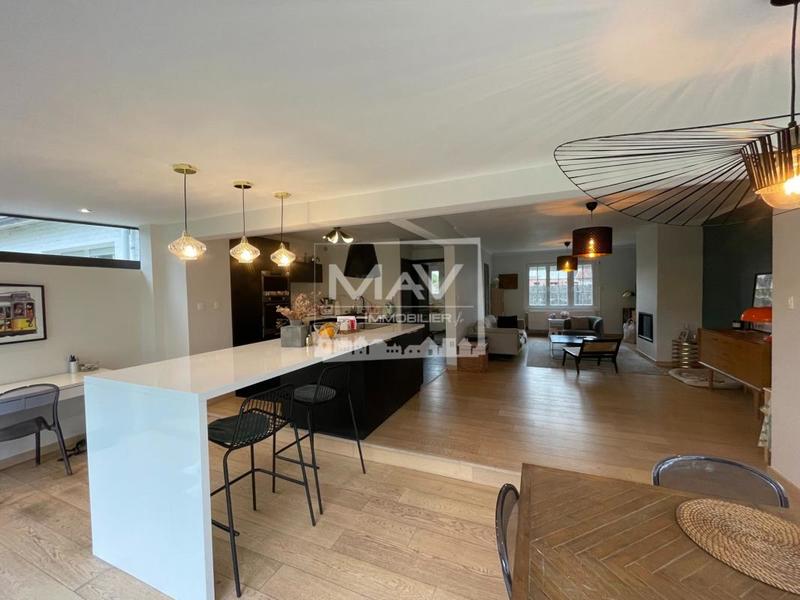 Maison - 121 m² - 5 pièces