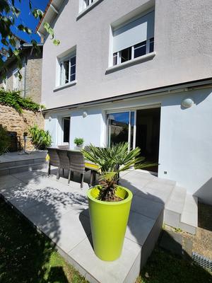 Maison - 218 m² - 9 pièces