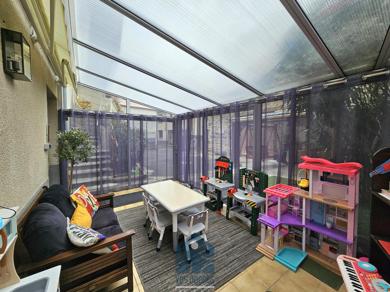 Maison - 200 m² - 5 pièces