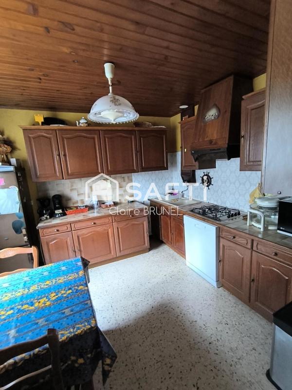 Maison - 93 m² - 5 pièces