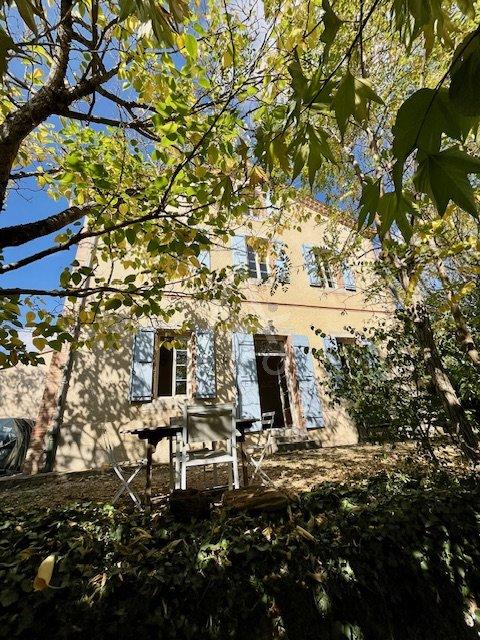 Maison - 181 m² - 8 pièces