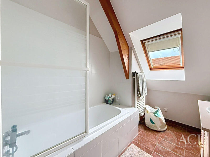 Maison - 135 m² - 6 pièces