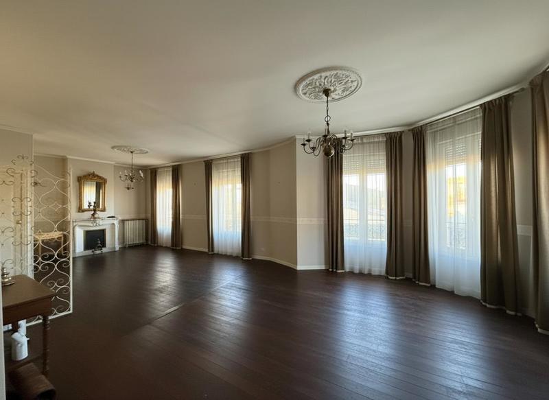 Appartement bourgeois - 200 m² - 6 pièces