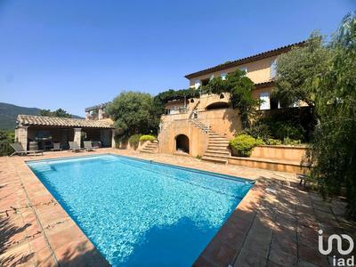 Maison - 185 m² - 5 pièces