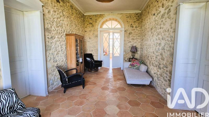 Maison - 379 m² - 10 pièces