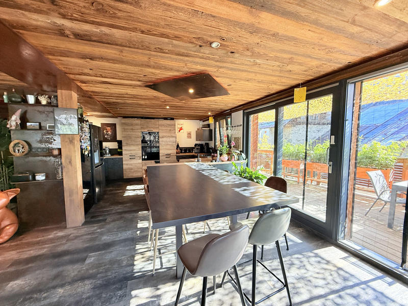 Châlet - 159 m² - 8 pièces