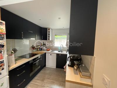 Maison traditionnelle - 75 m² - 4 pièces