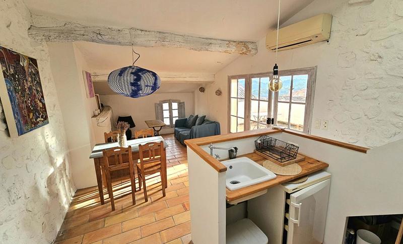 Propriété - 220 m² - 9 pièces