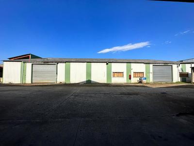 Local commercial - 4 000 m² - 3 pièces