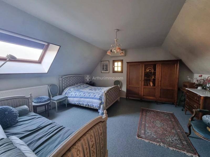 Maison - 288 m² - 9 pièces