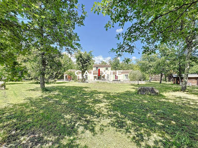 Villa - 215 m² - 5 pièces