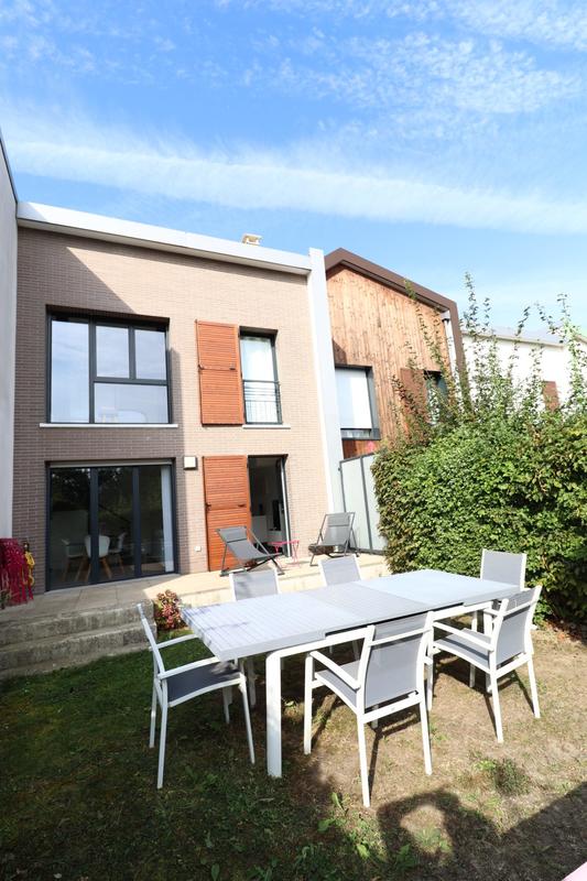 Maison - 96 m² - 5 pièces